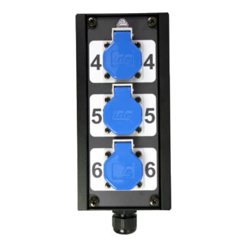 Distribuidor de corriente con 3 Schuko con tapa azul numerados 4 a 6 y prensaestopas