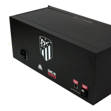 Rear of the SMC-16 rack Dante press box splitter: Dante RJ45 input and analogue XLR input – Pinanson SA SMC Dante