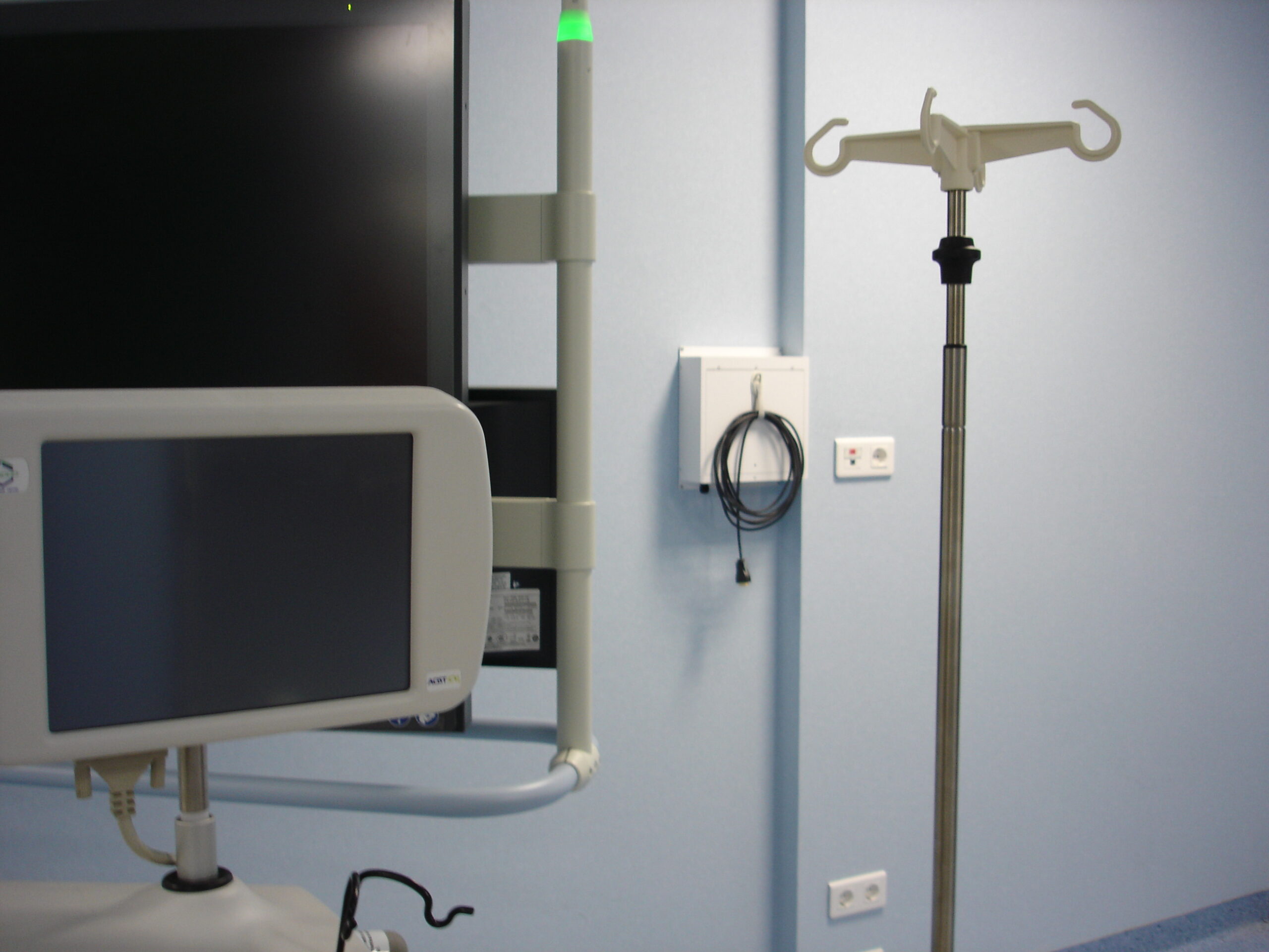 Caja superficie Pínanson para hospitales